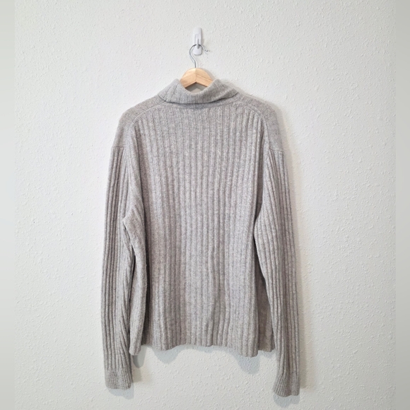 Banana Republic Gray Wool Blend Turtleneck Sweater L - Picture 5 of 7